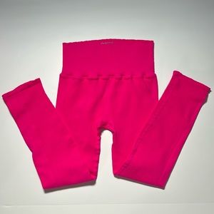 FP Movement Free People Happiness Runs Leggings Hot Pink M/L NWOT